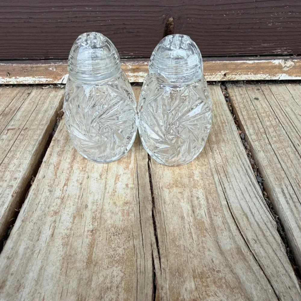 Vintage Salt and Pepper Shakers Clear Cut Glass Pinwheel Starburst Pattern